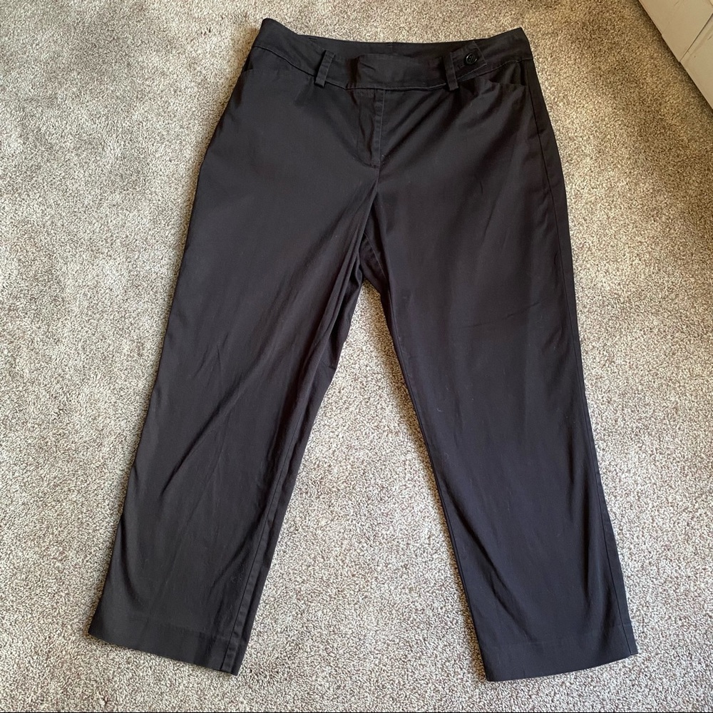 Ann Taylor cropped capri pants, size 8 curvy, black, cotton span, 24” inseam